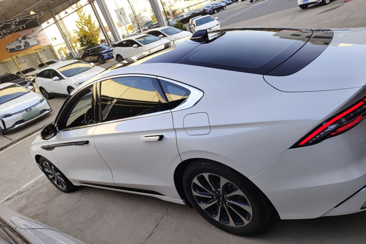 林肯Z 2025款 2.0T 尊尚版车身外观4