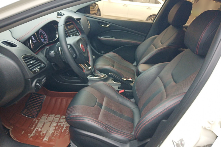 菲亚特 致悦 2014款 1.4T 自动运动版中控内饰19