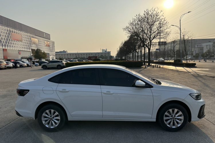 大众 朗逸 2023款 新锐 1.5L 手动新逸版车身外观6004