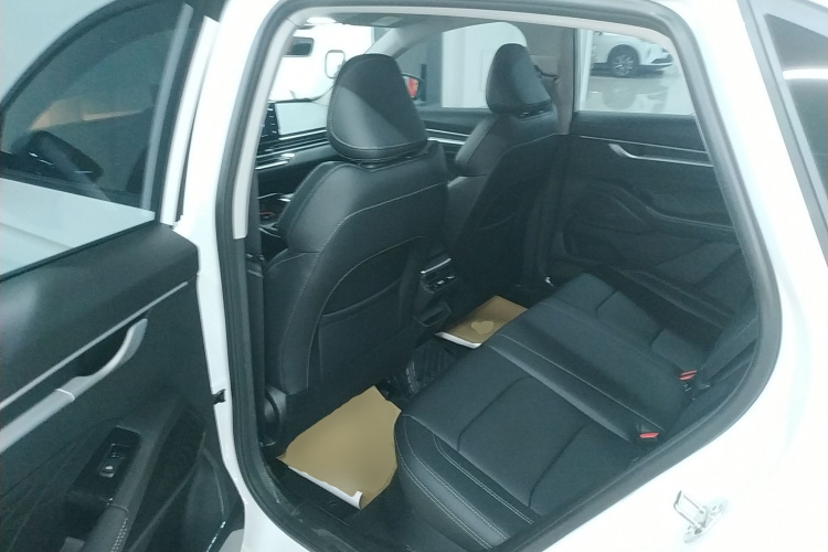 吉利汽车 帝豪 2025款 第4代 1.5L CVT星耀版中控内饰21