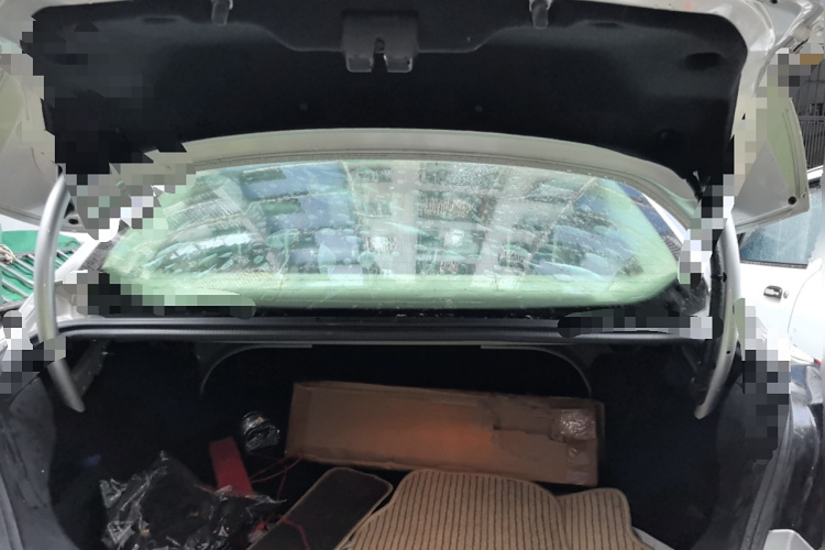 福特 福克斯 2012款 三厢 1.6L 自动风尚型局部细节23