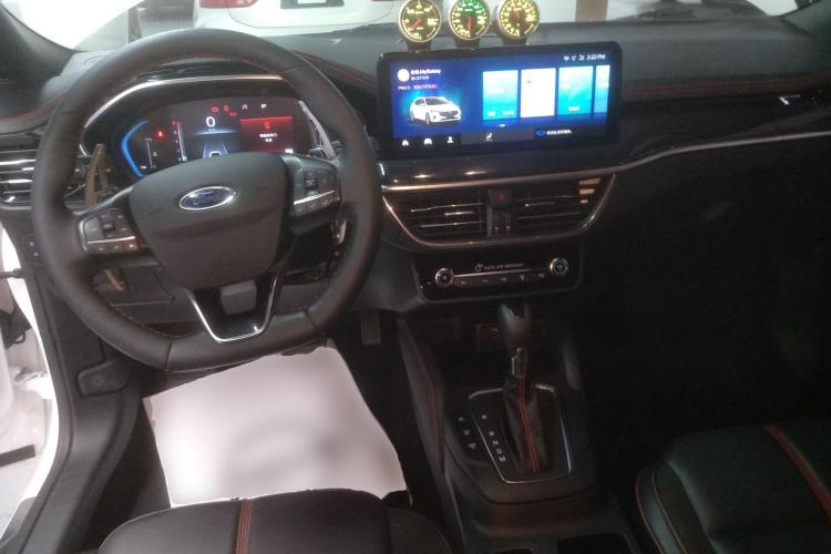 福特 福克斯 2022款 两厢 EcoBoost 180 自动ST Line中控内饰12