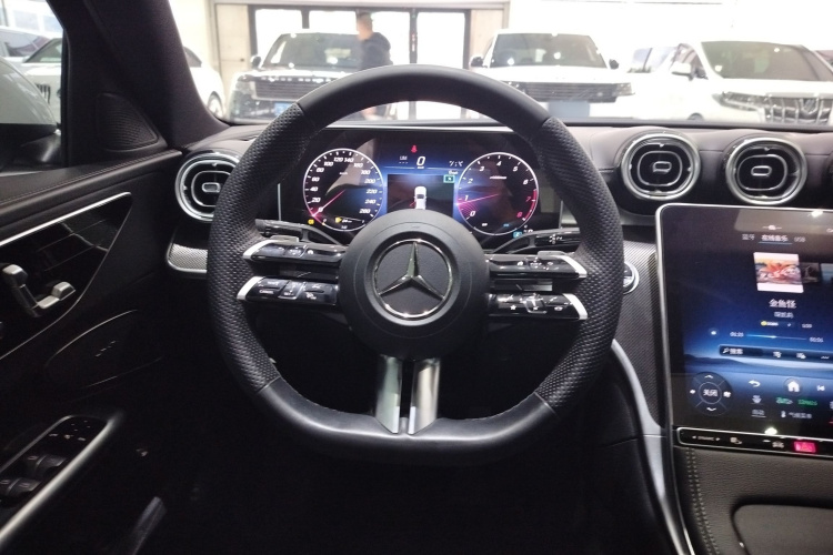奔驰C级 2023款 C 260 L 运动版中控内饰13
