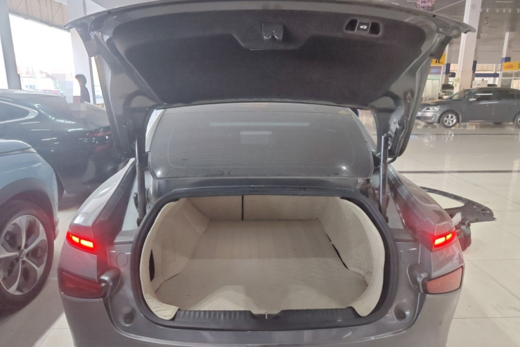 小鹏P7 2020款 562E性能版局部细节23