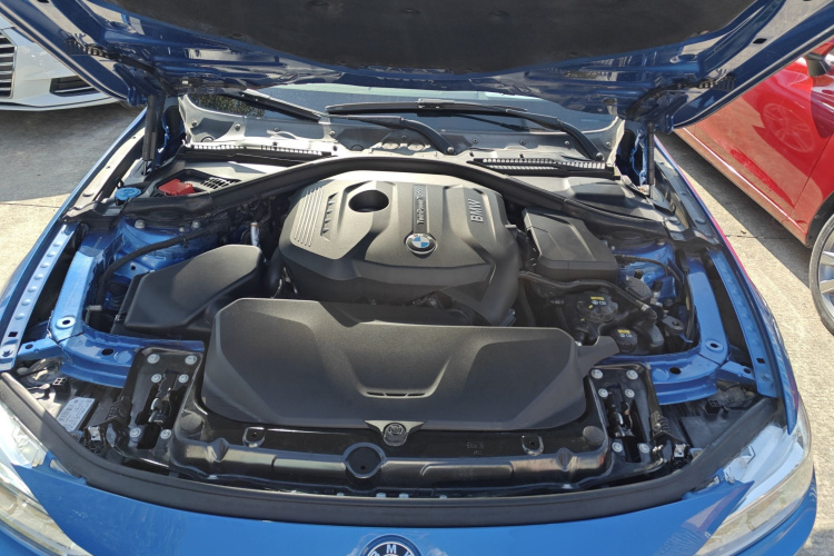 宝马3系 2017款 320i M运动型机舱底盘24