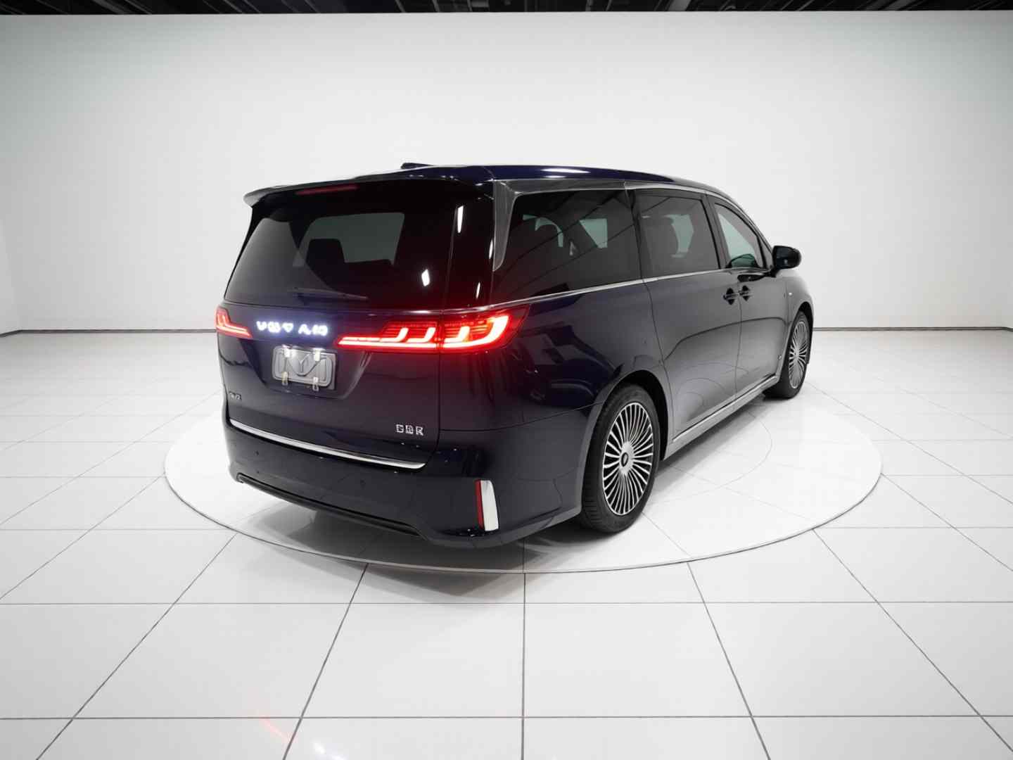 岚图汽车 岚图梦想家 2025款 PHEV 四驱旗舰鲲鹏版(5)