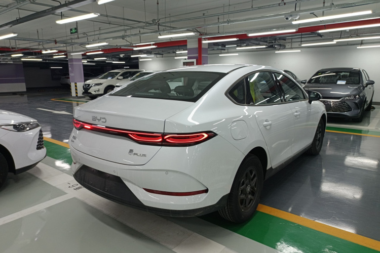 比亚迪 秦PLUS 2025款 DM-i 智驾版 55KM领先型车身外观6005