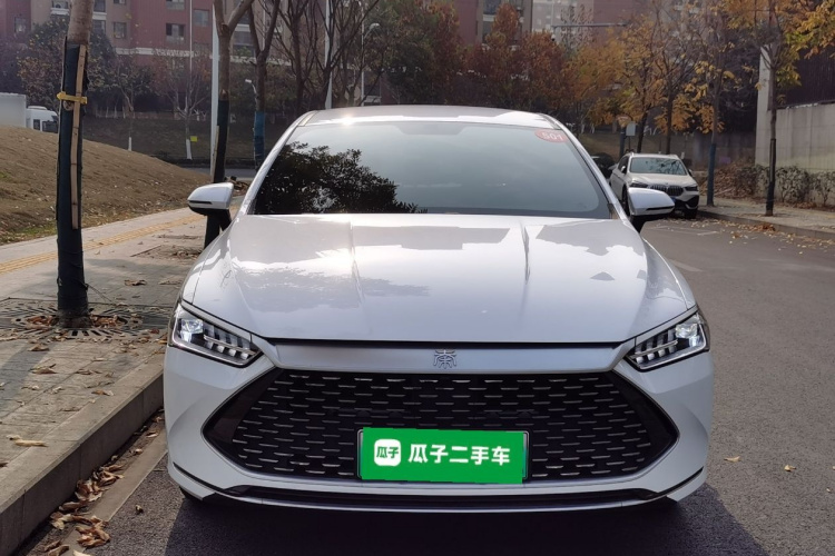 比亚迪 秦PLUS 2023款 冠军版 DM-i 55KM领先型车身外观2