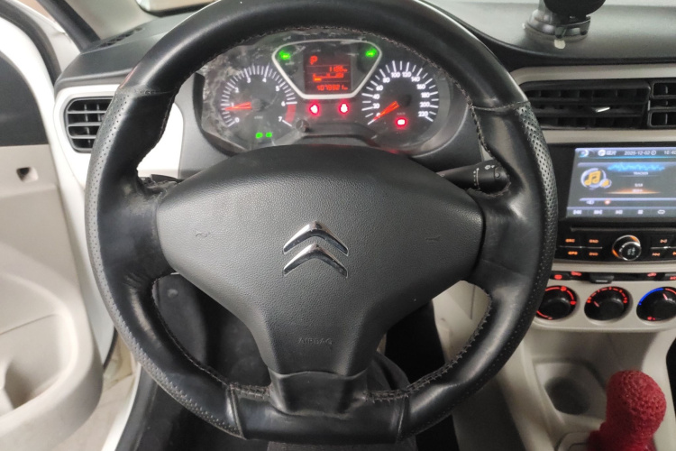 雪铁龙 爱丽舍 2014款 1.6L 自动舒适型局部细节13