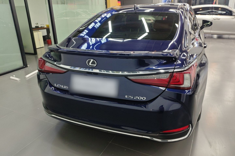 雷克萨斯ES 2020款 200 卓越版车身外观6