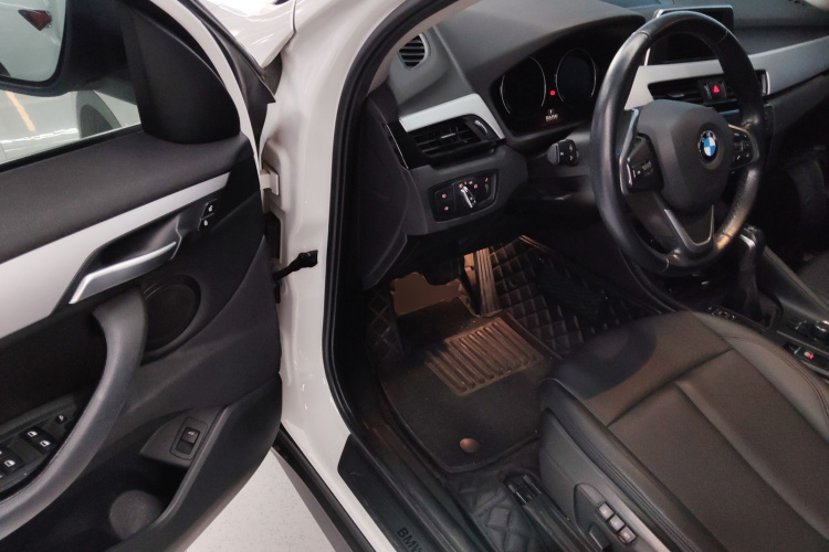 宝马X1 2019款 sDrive20Li 领先型中控内饰7003