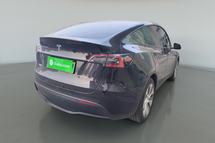 特斯拉 Model Y 2022款 改款 长续航全轮驱动版车身外观7
