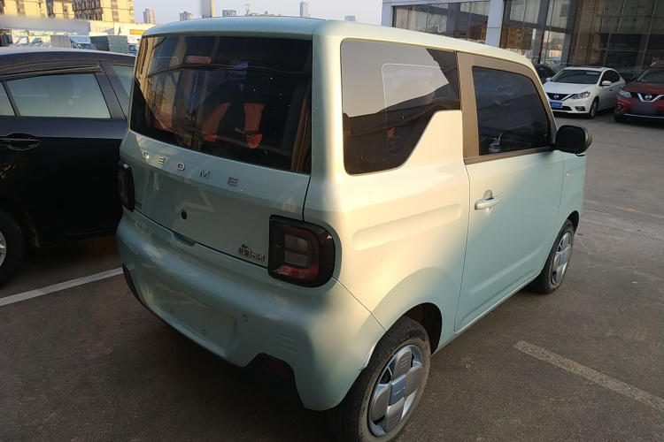 吉利银河 2023款 熊猫mini 200km 耐力熊车身外观7