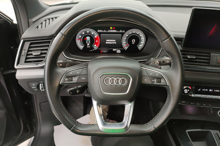 奥迪Q5L Sportback 2021款 40 TFSI 时尚型中控内饰13