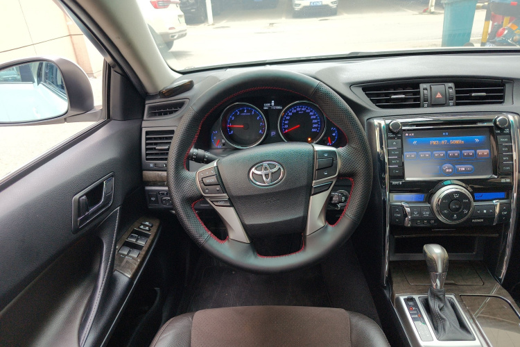 丰田 锐志 2013款 2.5V 尚锐版中控内饰13