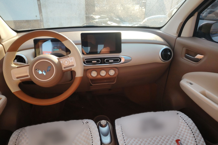 五菱汽车 宏光MINIEV 2025款 四门版 臻享+款中控内饰7003