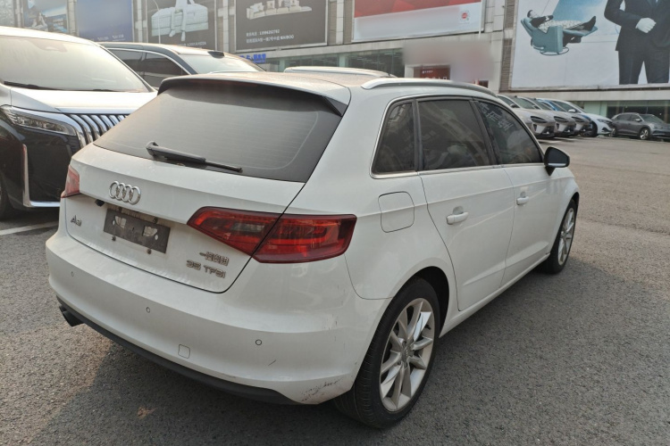奥迪A3 2016款 Sportback 35 TFSI 风尚型车身外观7