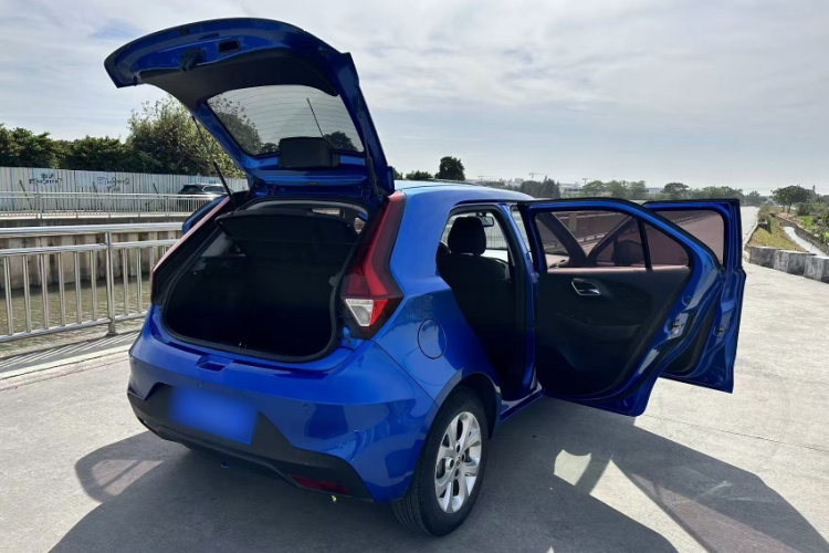 名爵3 2017款 1.5L 自动智联精英版车身外观6006