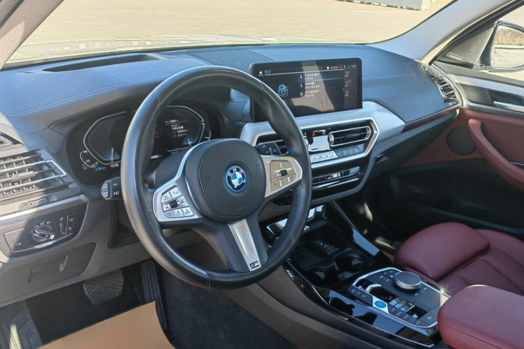 宝马iX3 2023款 创领型中控内饰7002