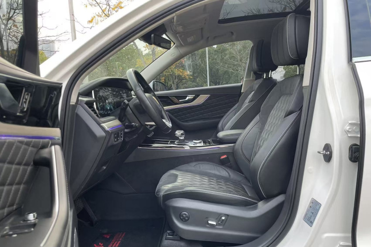 红旗HS5 2019款 2.0T 智联旗享版中控内饰7005