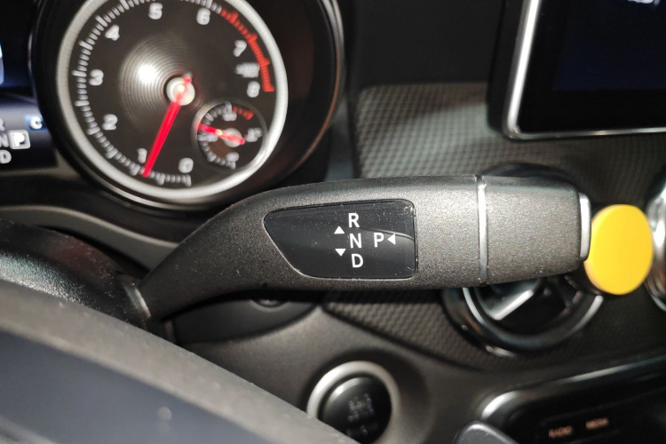 奔驰GLA 2018款 GLA 200 动感型局部细节18