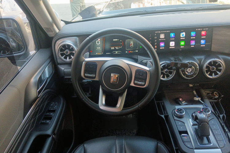 坦克300 2021款 越野版 2.0T 征服者中控内饰13