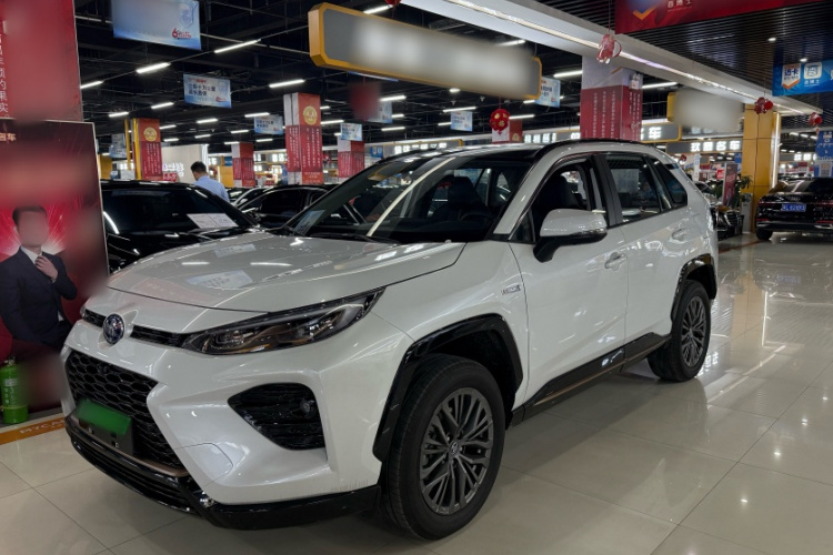 丰田 威兰达 2024款 双擎 2.5L E-CVT两驱豪华PLUS版车身外观6004