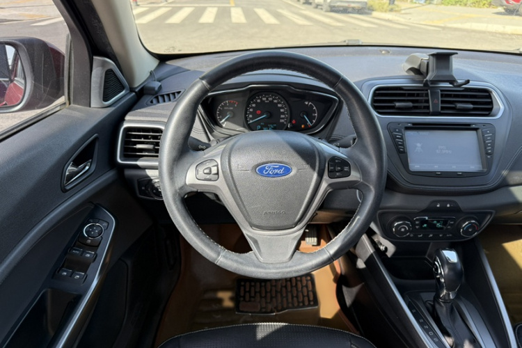 福特 福睿斯 2015款 1.5L 自动时尚型局部细节13