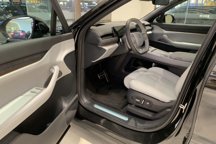 蔚来ES8 2023款 100kWh中控内饰7007