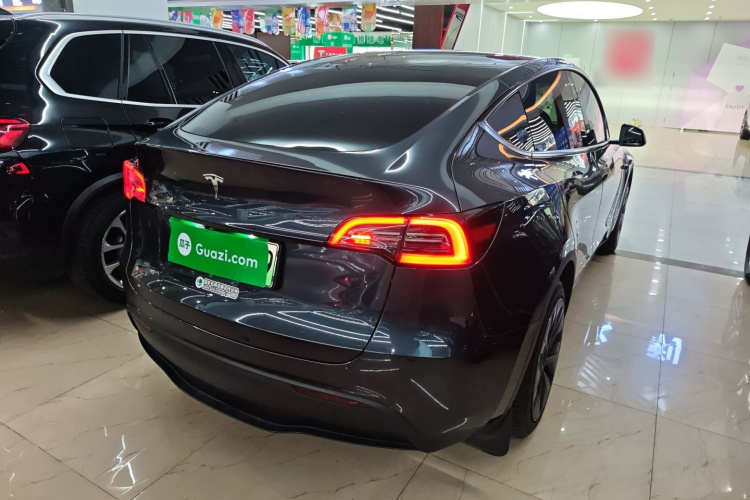 特斯拉 Model Y 2024款 长续航全轮驱动版车身外观7