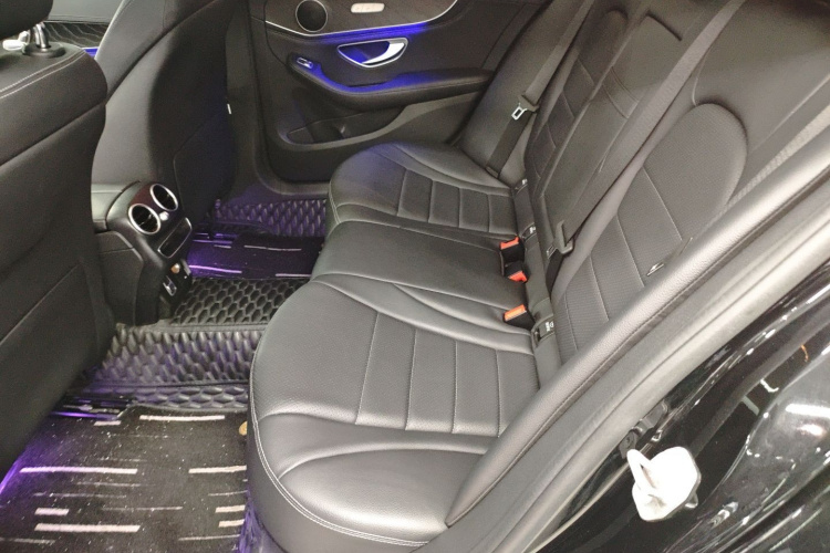 奔驰C级 2020款 改款 C 260 L 运动版中控内饰21