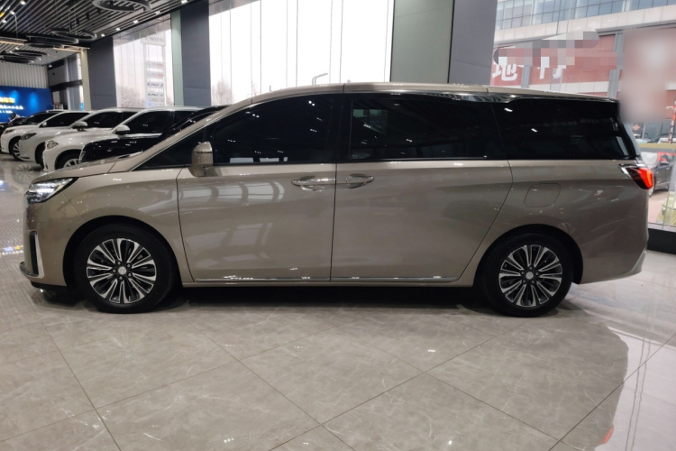 别克GL8 2023款 ES陆尊 豪华型车身外观4