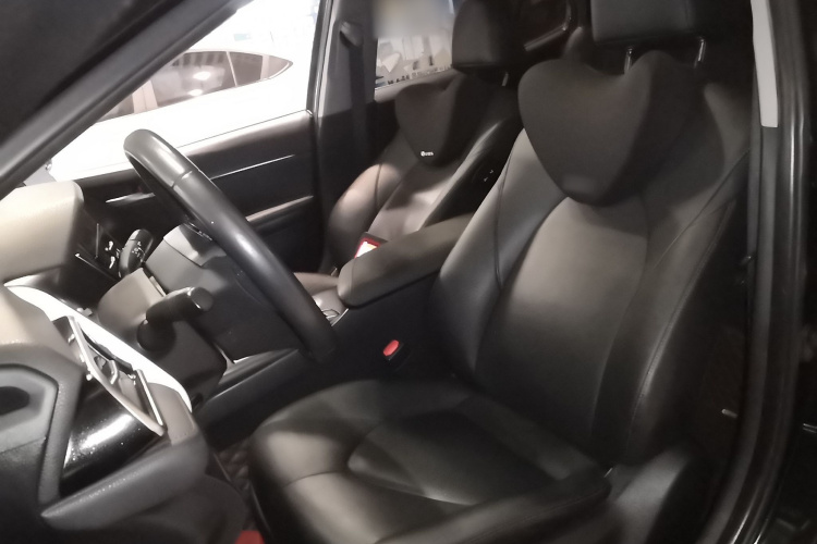 丰田 凯美瑞 2021款 2.0G 豪华版中控内饰19