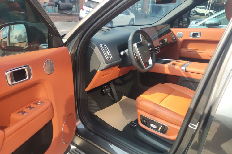 理想汽车 理想L8 2023款 Pro中控内饰7003