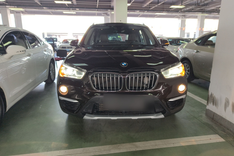 宝马X1 2018款 xDrive20Li 尊享型车身外观2