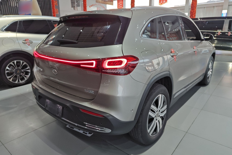 奔驰EQA 2023款 EQA 260车身外观7