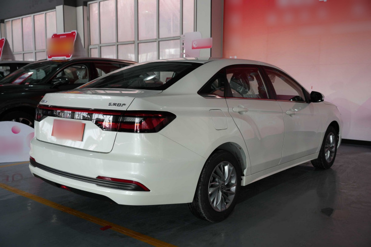 启辰D60 2023款 PLUS 1.6L XE CVT潮领版车身外观6005