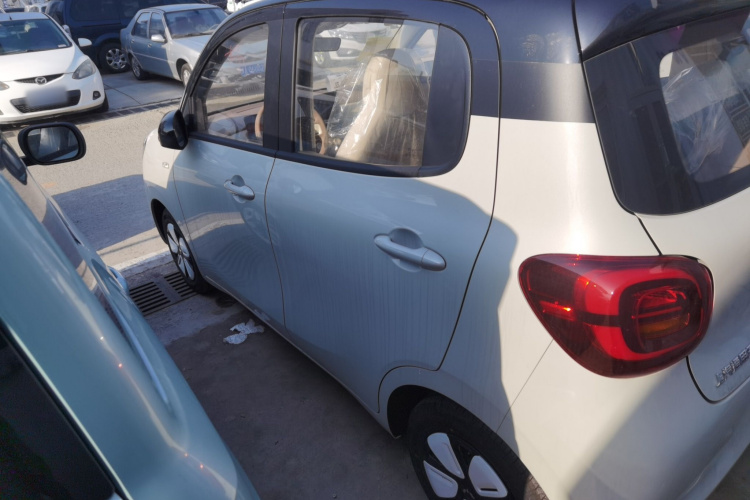 五菱汽车 宏光MINIEV 2025款 四门版 臻享+款车身外观4