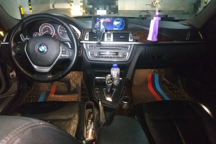宝马3系 2014款 320Li 豪华设计套装中控内饰7002