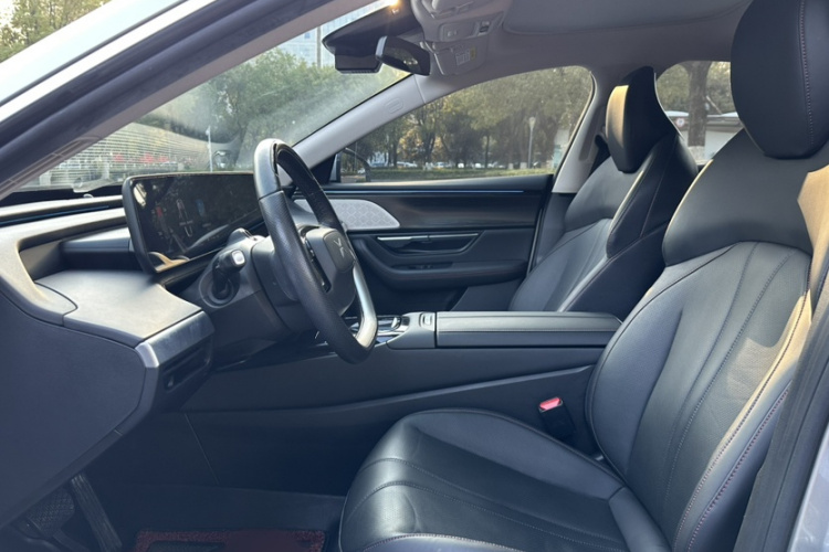 小鹏P7 2021款 480N中控内饰7005