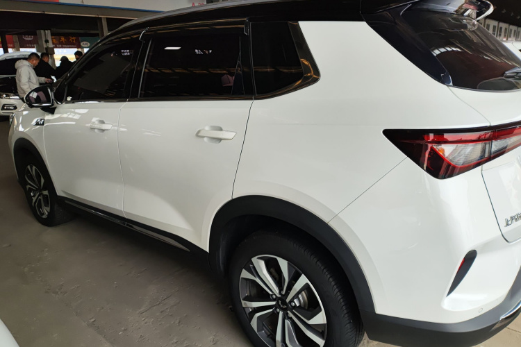 五菱汽车 五菱星辰 2022款 2.0L DHT电速款车身外观4