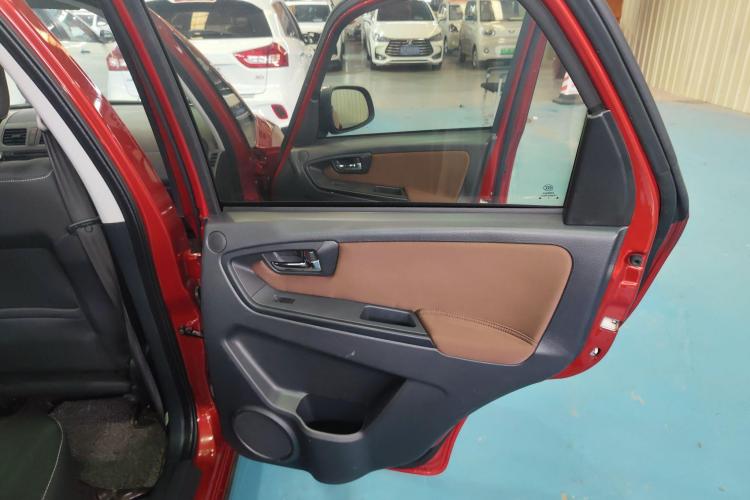 铃木 天语 SX4 2013款 1.6L 自动酷锐型中控内饰7006
