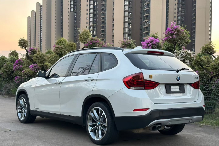 宝马X1 2015款 sDrive18i 领先晋级版车身外观6008