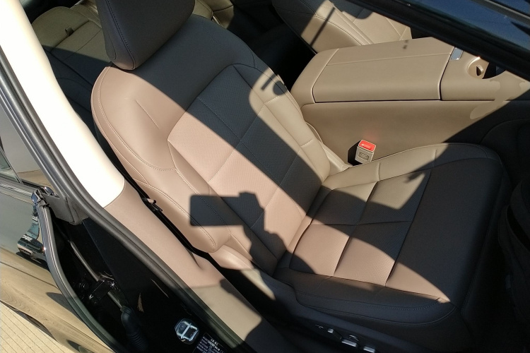 智己汽车 智己LS6 2026款 增程 66 Max+局部细节41