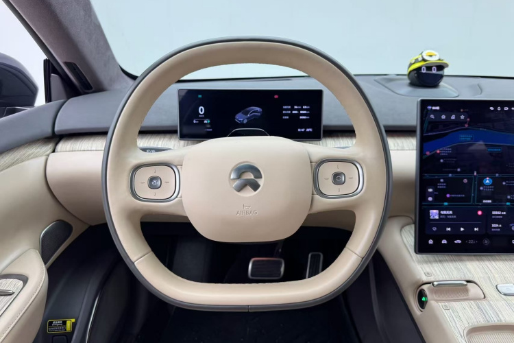 蔚来ET7 2022款 100kWh 首发版中控内饰13