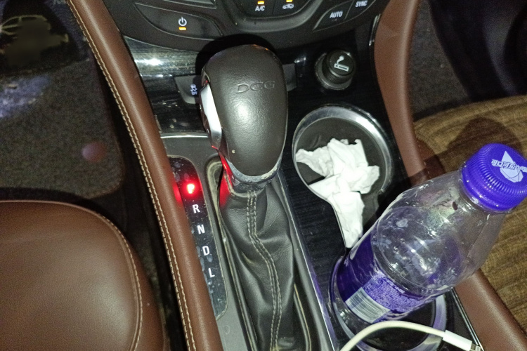 别克 昂科威 2018款 20T 两驱豪华型局部细节18