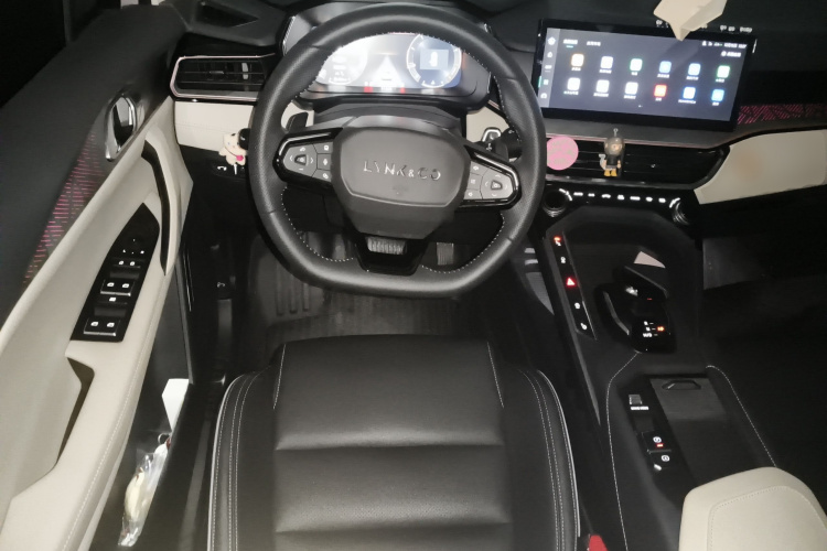 领克06 2023款 Remix 1.5T Shero中控内饰13