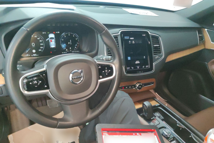 沃尔沃XC90 2021款 B5 智行豪华版 5座中控内饰7002