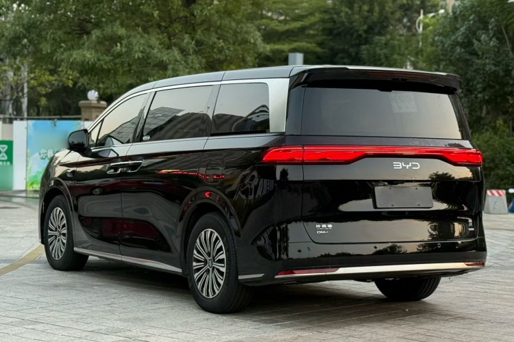 比亚迪 夏 2025款 DM-i 1.5T 180km 超越型车身外观6005