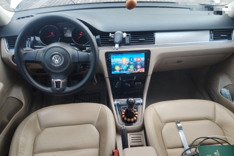 大众 宝来 2014款 1.6L 手动舒适型中控内饰12